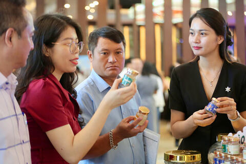 <a href="/doanh-nghiep" title="Doanh nghiệp" rel="dofollow">Doanh nghiệp</a>