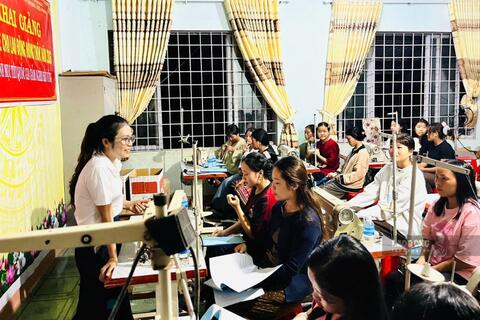 <a href="/xa-hoi" title="Xã hội" rel="dofollow">Xã hội</a>
