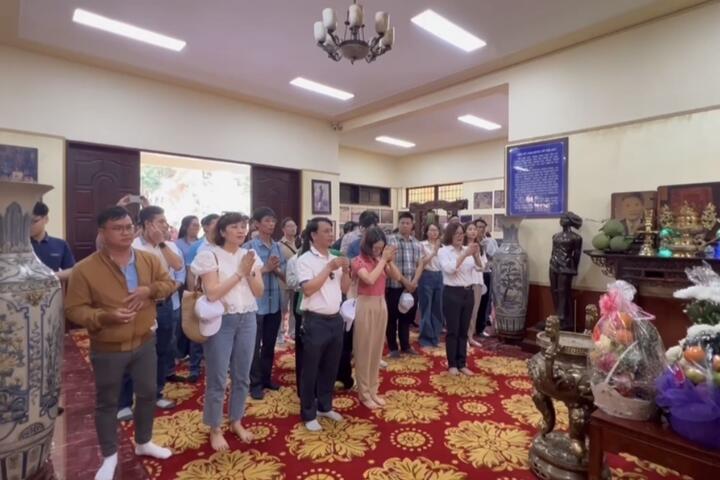 Hành trình về nguồn tại Nhà tưởng niệm và Tượng đài nữ Anh hùng Liệt sĩ Võ Thị Sáu