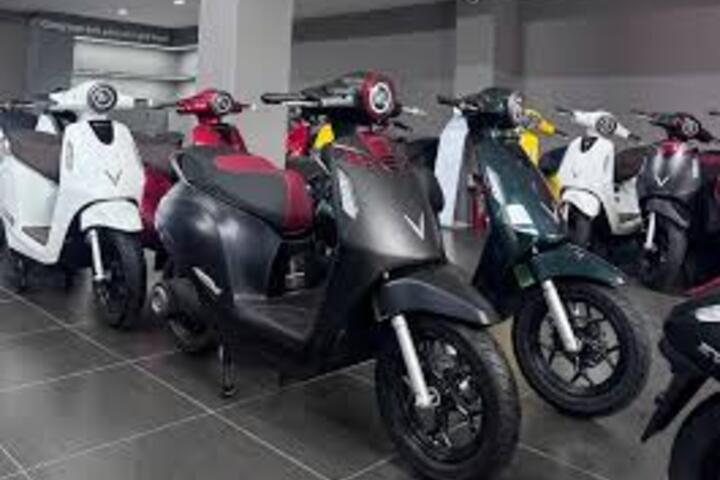 Giá xe điện VinFast 8/7: Giá khởi điểm thấp nhất từ 12 triệu đồng