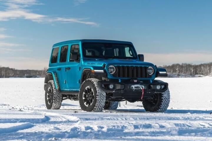 Giá xe Jeep Wrangler 2025 hôm nay 15/7/2025