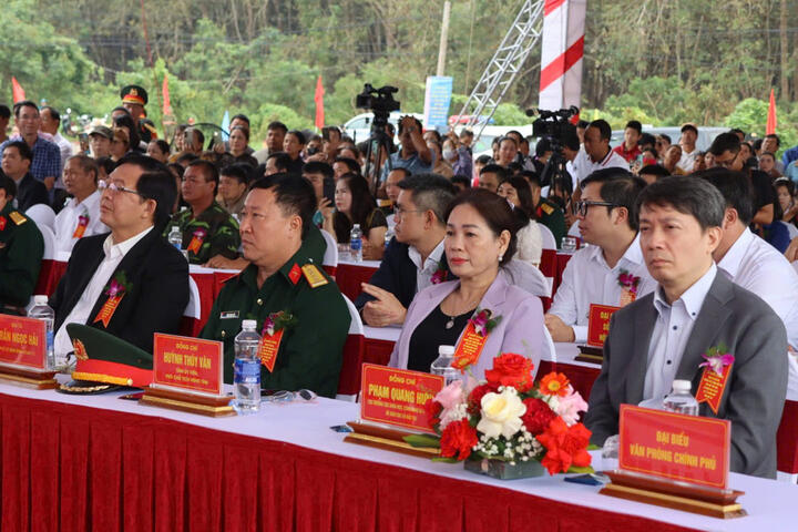 Phó Thủ tướng Hồ Quốc Dũng dự Lễ khởi công trường nội trú liên cấp ở Gia Lai