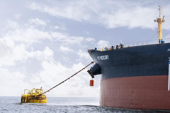 NMLD Dung Quất hoạt động ổn định ở 124 - 125% công suất, đảm bảo nguồn cung xăng dầu dịp Tết