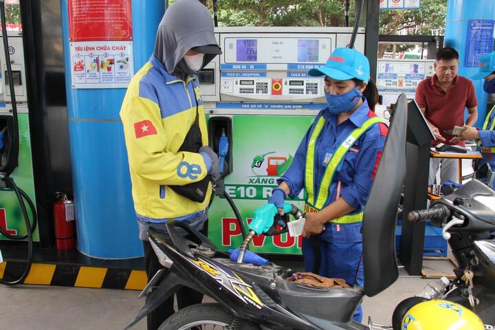 Xăng sinh học E10 và cơ chế phát triển cho đô thị xanh TP HCM