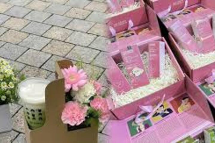 Quà tặng 8/3 theo set 'gây sốt' mạng xã hội