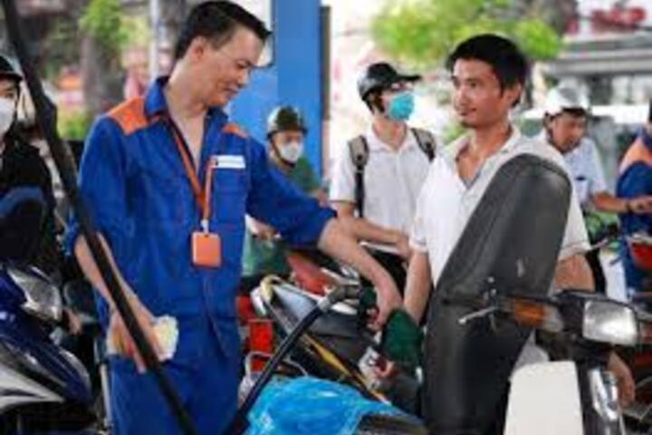 Giá xăng dầu hôm nay 20/3/2026: RON95-III vượt mốc 30.000 đồng/lít