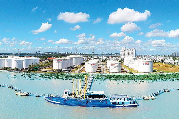 Kho dự trữ xăng dầu quốc gia: Không thể  chậm trễ