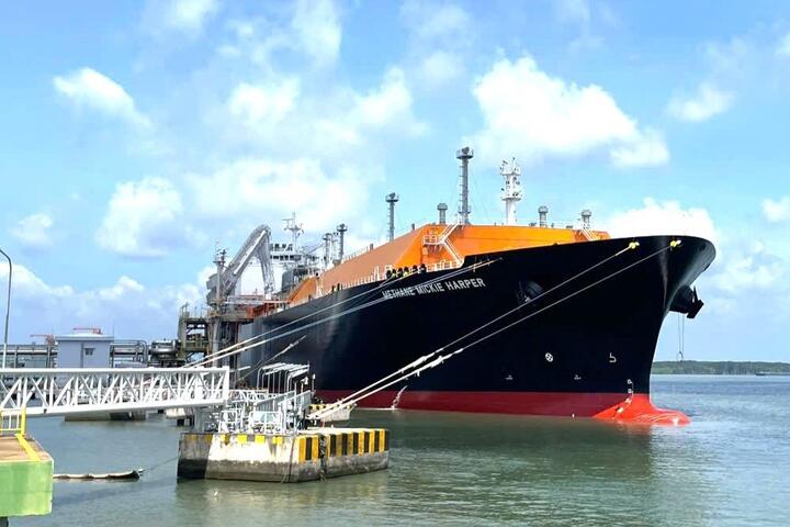 PV GAS nhập khẩu gần 120.000 tấn LNG, LPG giữa cao điểm nhu cầu năng lượng