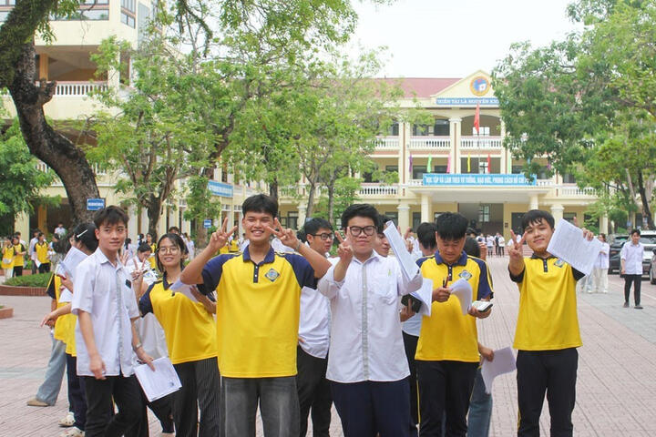 Ninh Bình: Hơn 48.300 thí sinh hoàn thành kỳ thi tốt nghiệp THPT năm 2026 an toàn, nghiêm túc
