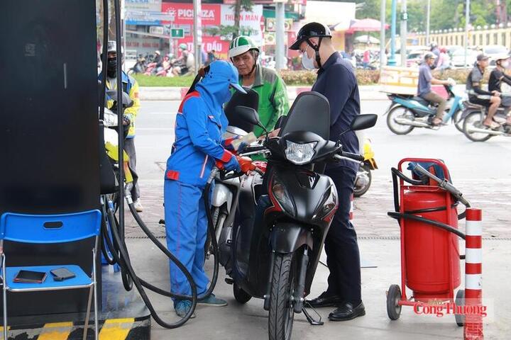 Giá xăng dầu hôm nay 24/6: Giảm mạnh khi Mỹ - Iran hạ nhiệt căng thẳng