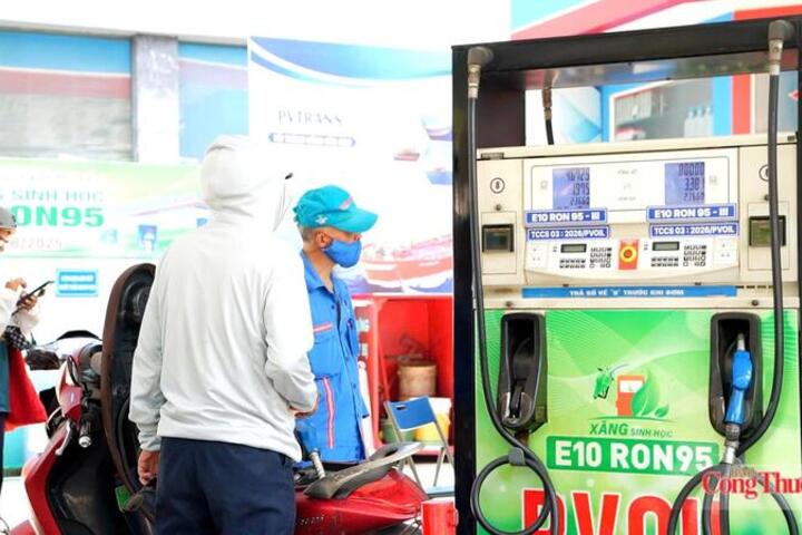 Ban hành thí điểm một số chính sách trong triển khai xăng E10: Quy định về giá xăng E10RON95-III
