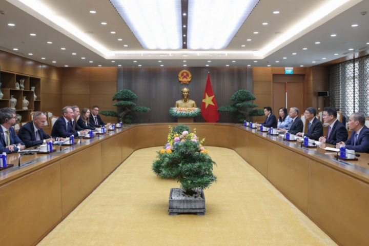 Thủ tướng tiếp Bộ trưởng Tài chính Luxembourg: Tăng cường kết nối dòng vốn từ châu Âu với Việt Nam