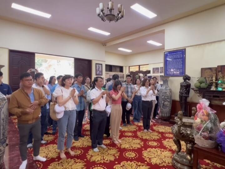 Hành trình về nguồn tại Nhà tưởng niệm và Tượng đài nữ Anh hùng Liệt sĩ Võ Thị Sáu