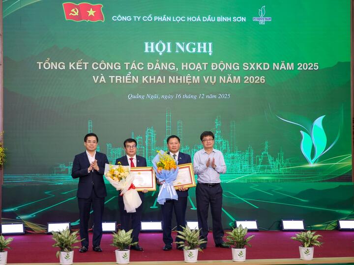 [Chùm ảnh] BSR vượt thách thức năm 2025, phấn đấu tối ưu công suất NMLD Dung Quất trên 120%