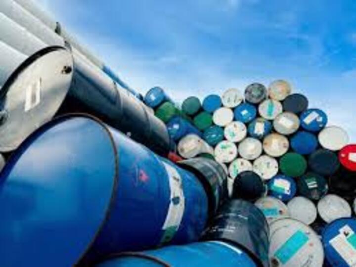 Giá xăng dầu hôm nay 18/12/2025: Đảo chiều tăng mạnh