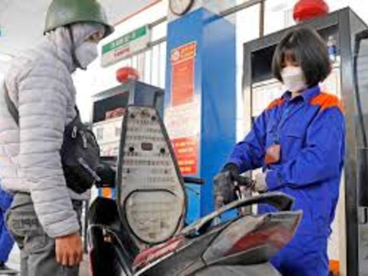 Giá xăng dầu hôm nay 4/2/2026: Bật tăng nhẹ