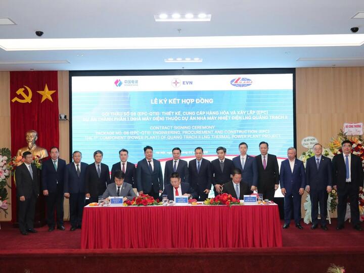 Ký hợp đồng EPC dự án thành phần 1 - Nhà máy Nhiệt điện LNG Quảng Trạch 2