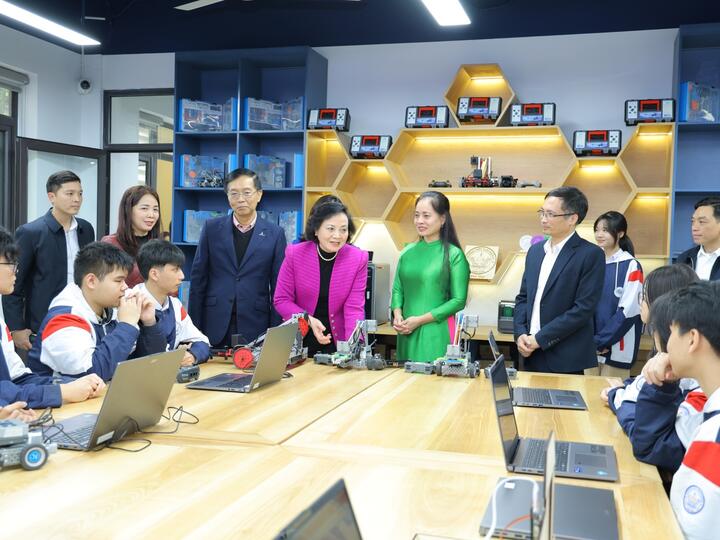 Phòng STEM mở ra không gian tri thức rộng lớn cho học sinh vùng cao