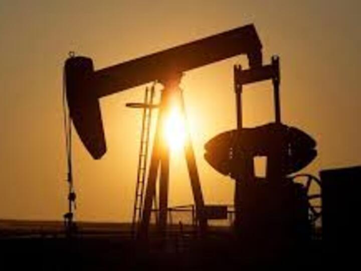 Giá xăng dầu hôm nay 10/2/2026: Tiếp tục tăng