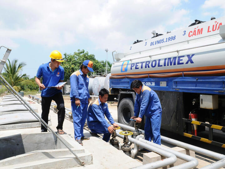 Petrolimex chủ động hạ tầng, nguồn cung để triển khai xăng E10