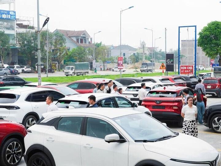 Nghệ An: Thị trường xe điện tăng tốc theo xu hướng phương tiện xanh