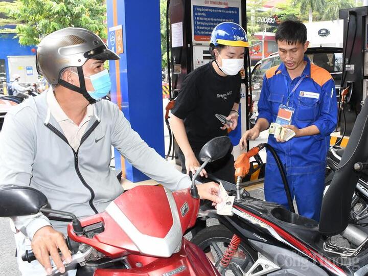 TP. Hồ Chí Minh: Doanh nghiệp đầu mối sẵn sàng cung ứng xăng E10 toàn thị trường