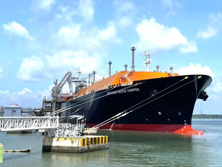 PV GAS nhập khẩu gần 120.000 tấn LNG, LPG giữa cao điểm nhu cầu năng lượng