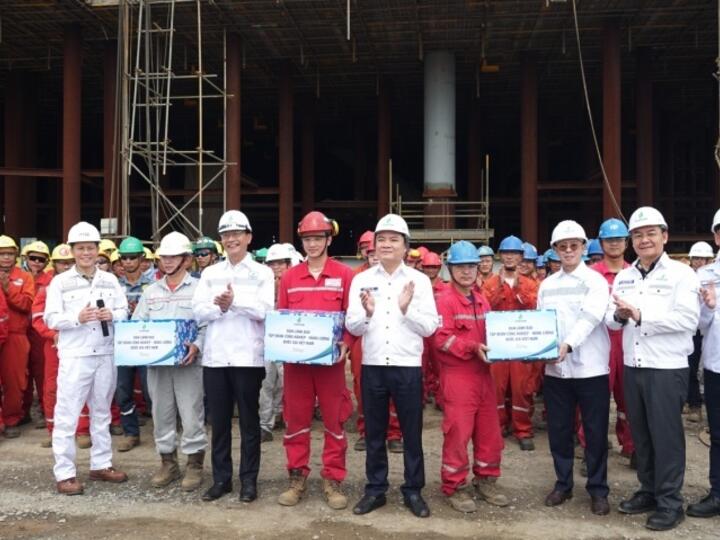 Đảng ủy Petrovietnam tăng cường lãnh đạo công tác tuyên truyền, giáo dục chính trị, tư tưởng, pháp luật cho người lao động