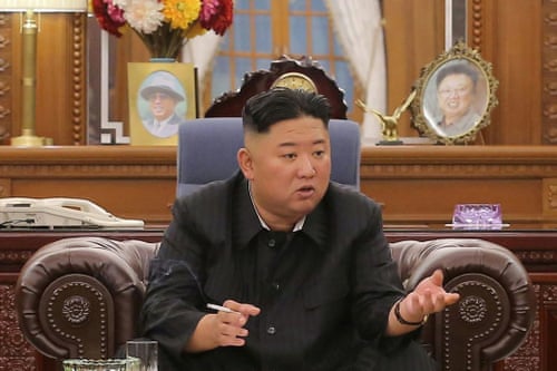 Ông Kim Jong Un đeo đồng hồ giá 12.000 USD - Ảnh 3. Ông Kim Jong Un đeo đồng hồ giá 12.000 USD - Ảnh 3.
