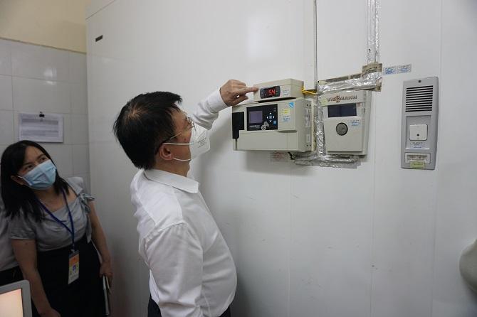 Hà Nội chưa có thiết bị bảo quản vắc xin ở nhiệt độ âm sâu - Ảnh 1. Hà Nội chưa có thiết bị bảo quản vắc xin ở nhiệt độ âm sâu - Ảnh 1.