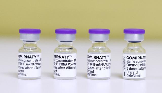 Pfizer chính thức lên tiếng về chất lạ trong các lọ vaccine tại Nhật Bản - Ảnh 1. Pfizer chính thức lên tiếng về chất lạ trong các lọ vaccine tại Nhật Bản - Ảnh 1.