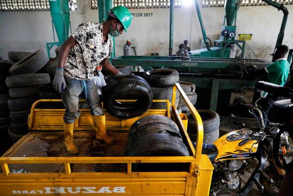 ‘Vàng đen mới’ của Nigeria, lốp xe ô tô đã qua sử dụng - Ảnh 2