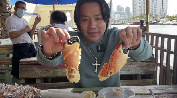 Khoa Pug lại gặp biến trước thềm Tết Nguyên đán, căng tới nỗi phải thốt lên trước camera: Mình cay lắm các bạn ơi! - Ảnh 1. Khoa Pug lại gặp biến trước thềm Tết Nguyên đán, căng tới nỗi phải thốt lên trước camera: Mình cay lắm các bạn ơi! - Ảnh 1.