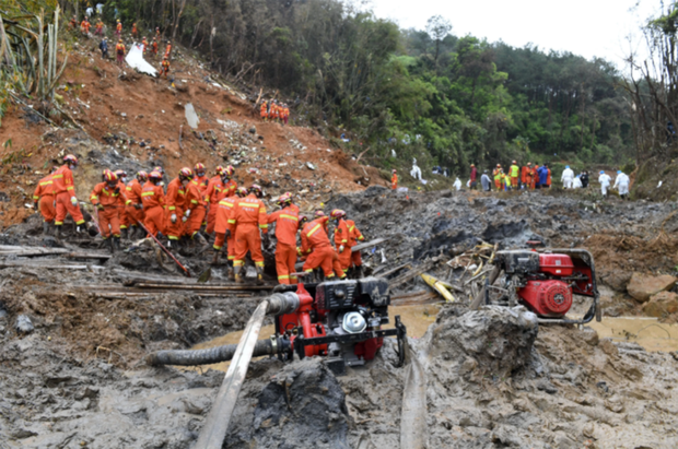 Không có điều kỳ diệu: Trung Quốc chính thức thông báo toàn bộ 132 người trên chuyến bay rơi xuống núi đã thiệt mạng  - Ảnh 2.