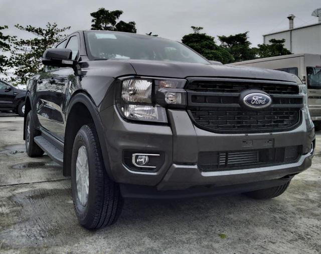 Ford Ranger 2023 lộ diện trần trụi tại Việt Nam: Có phiên bản XLS, nội thất đầy ắp công nghệ, dự kiến ra mắt quý 3  - Ảnh 3.