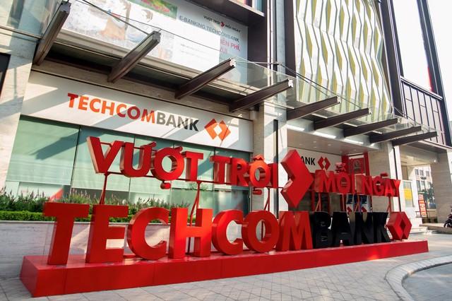 Thu nhập của nhân viên Techcombank có khủng như lời đồn nếu đem so sánh với thu nhập nhân viên MBBank, VPBank và ACB? - Ảnh 1.