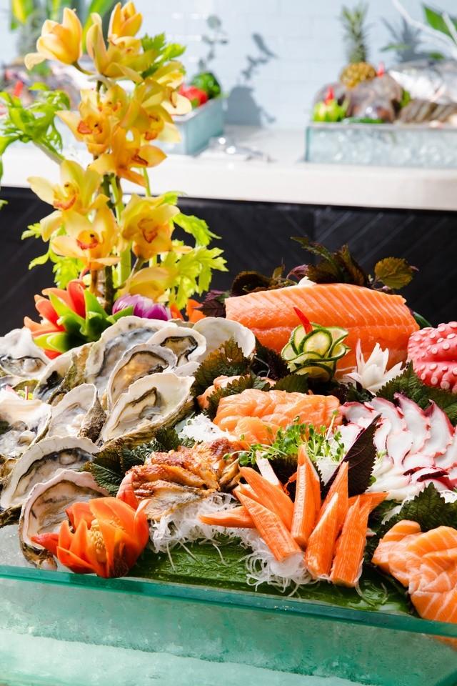 Dàn sao Food-reviewer “đổ bộ” tiệc Seafood Buffet tại Hyatt Regency West Hà Nội - Ảnh 1.