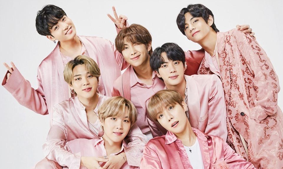 BTS vẫn nhận về một vài chỉ trích từ truyền thông Hàn Quốc trong thời gian qua liên quan đến vấn đề nhập ngũ. Ảnh: HYBE
