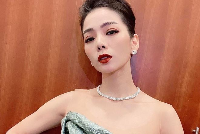 Lệ Quyên nhanh chóng lên tiếng về chuyện cân nặng để fan không lo lắng. Ảnh: FBNV.