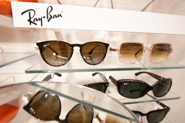 Con đường từ nghèo đói thành tỷ phú giàu thứ hai Italia của ông chủ Ray-Ban - Ảnh 4.