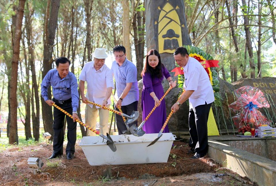 Công đoàn Giáo dục Việt Nam tôn tạo khu tưởng niệm các anh hùng, liệt sĩ