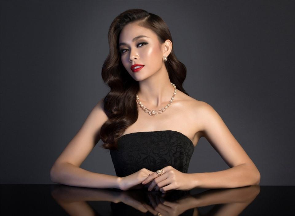 Nhịp Showbiz: Mâu Thuỷ được cầu hôn, Lương Thuỳ Linh thay đổi hình tượng