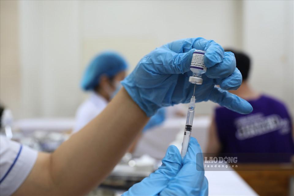 Vaccine Pfizer là loại vaccine được sử dụng tại điểm tiêm này.