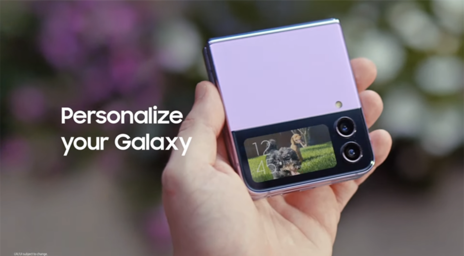 Người dùng có thể tùy chỉnh hình ảnh và video trên giao diện màn hình khóa Galaxy Z Flip 4. Ảnh: Samsung