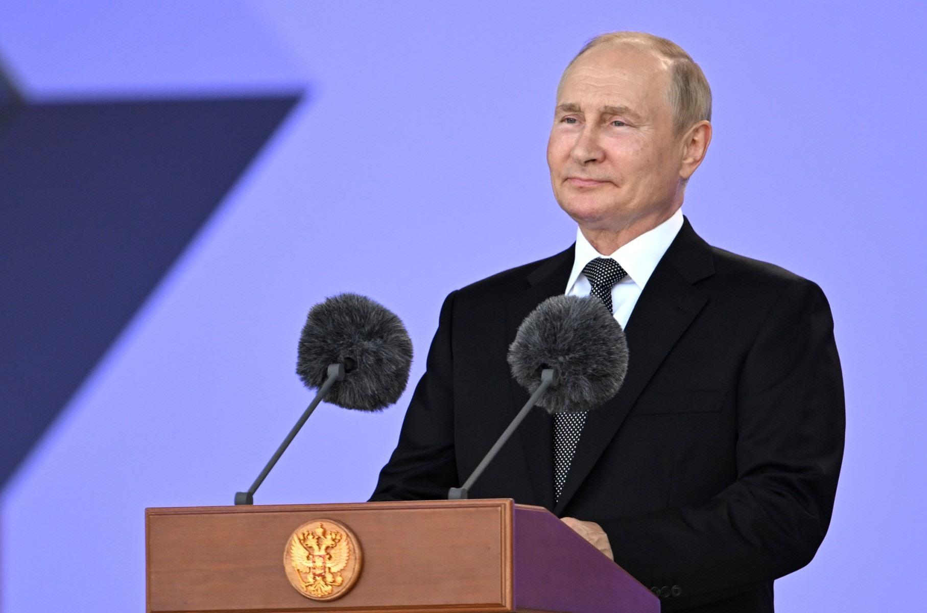 Ông Putin khoe vũ khí Nga đi trước đối thủ hàng chục năm