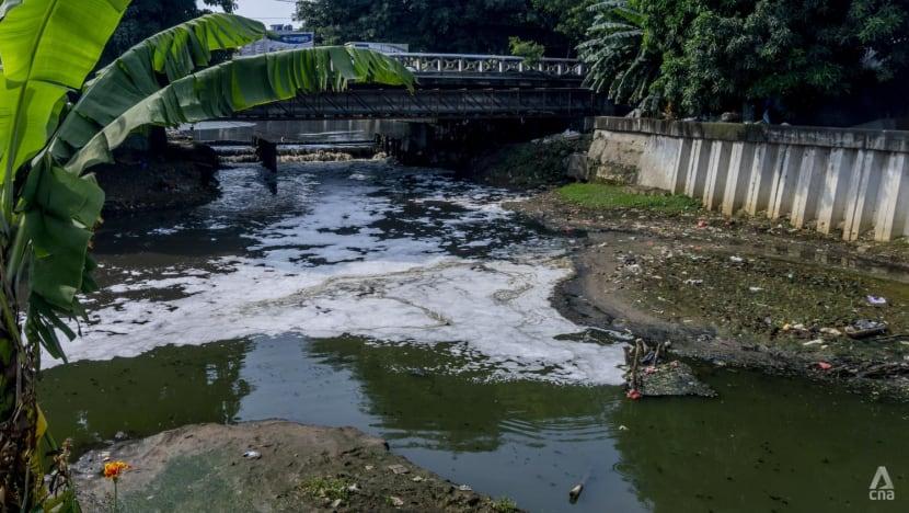 Chuyện khai thác nước ngầm tại Indonesia - Ảnh 1.