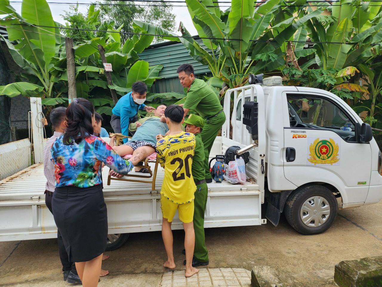 Ngày 27.9, các địa phương trên địa bàn Thừa Thiên Huế đang gấp rút sơ tán người dân. Theo đó, tổng số hộ/khẩu cần sơ tán: 14.384 hộ/47.411 khẩu.