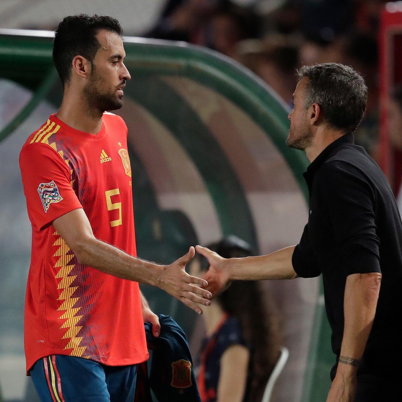 Busquets là át chủ bài của Luis Enrique. Ảnh: UEFA