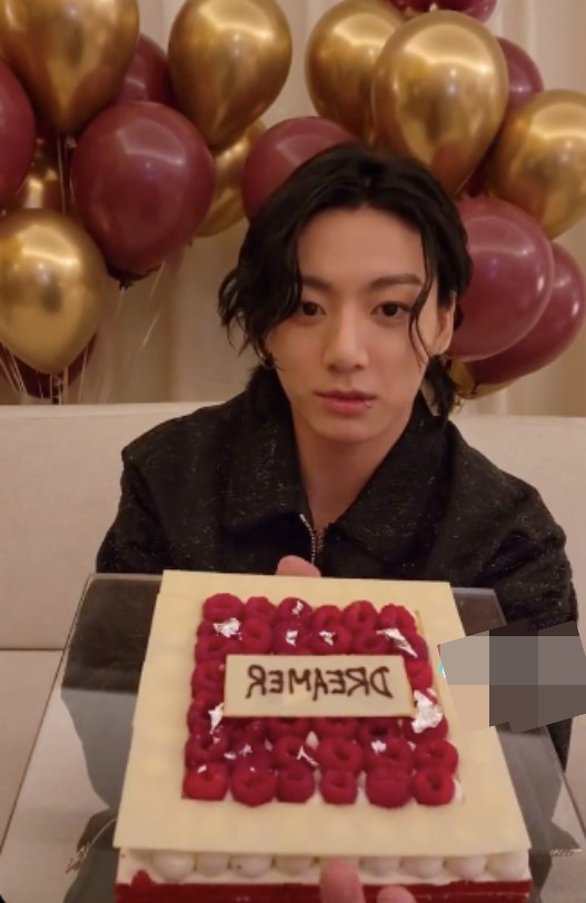 Jungkook (BTS) nói về sân khấu lịch sử tại World Cup: Mình cảm thấy chưa hài lòng lắm nhưng vui vì được tận hưởng và không mắc lỗi sai nào quá lớn - Ảnh 4.