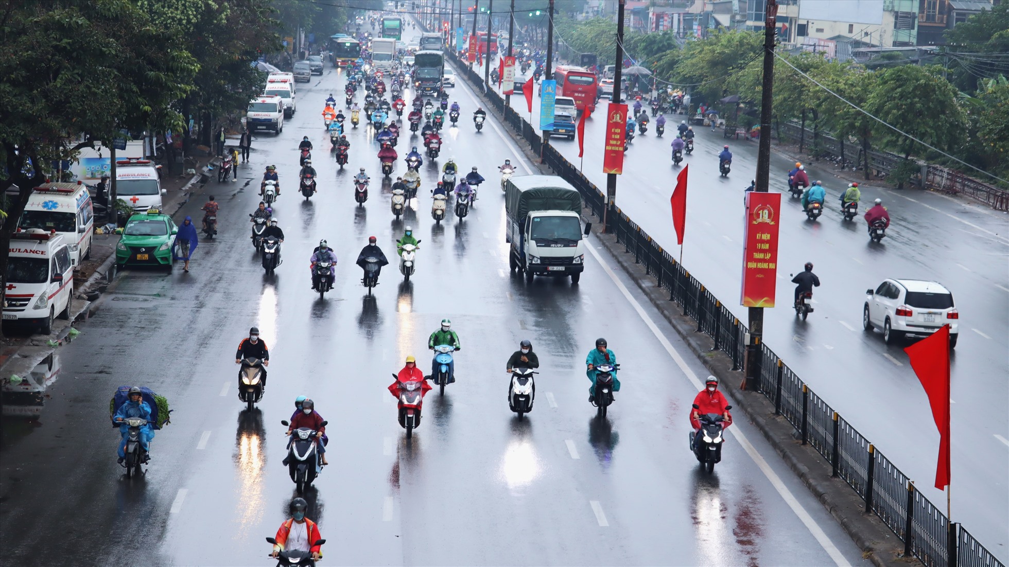 Hôm nay (24/11), miền Bắc bước vào ngày mưa dông nhiều nhất, nền nhiệt xuống thấp nhất trong đợt không khí lạnh đang tác động đến thời tiết nước ta. Ảnh: Minh Hà